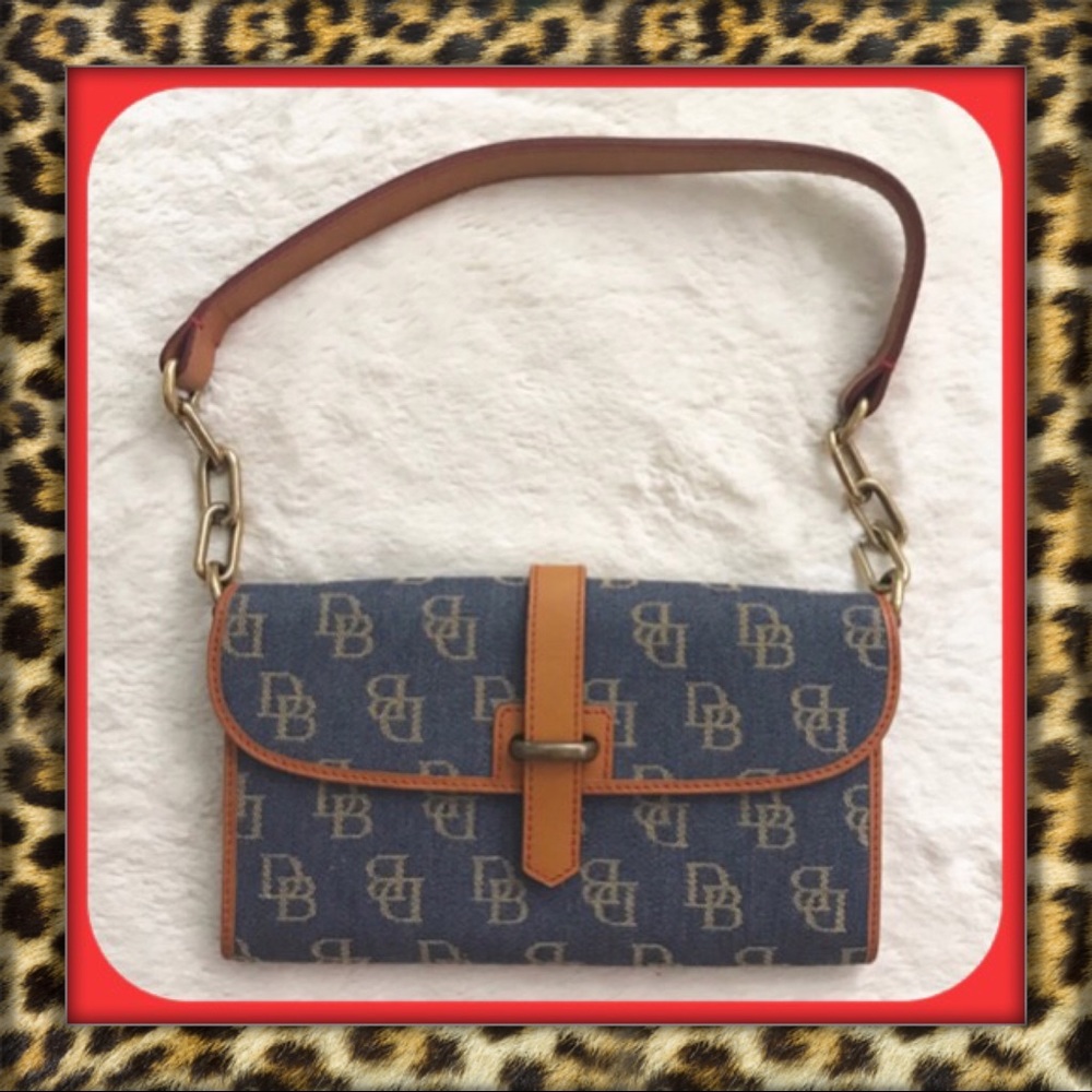 Dooney & Bourke Wallet Bag